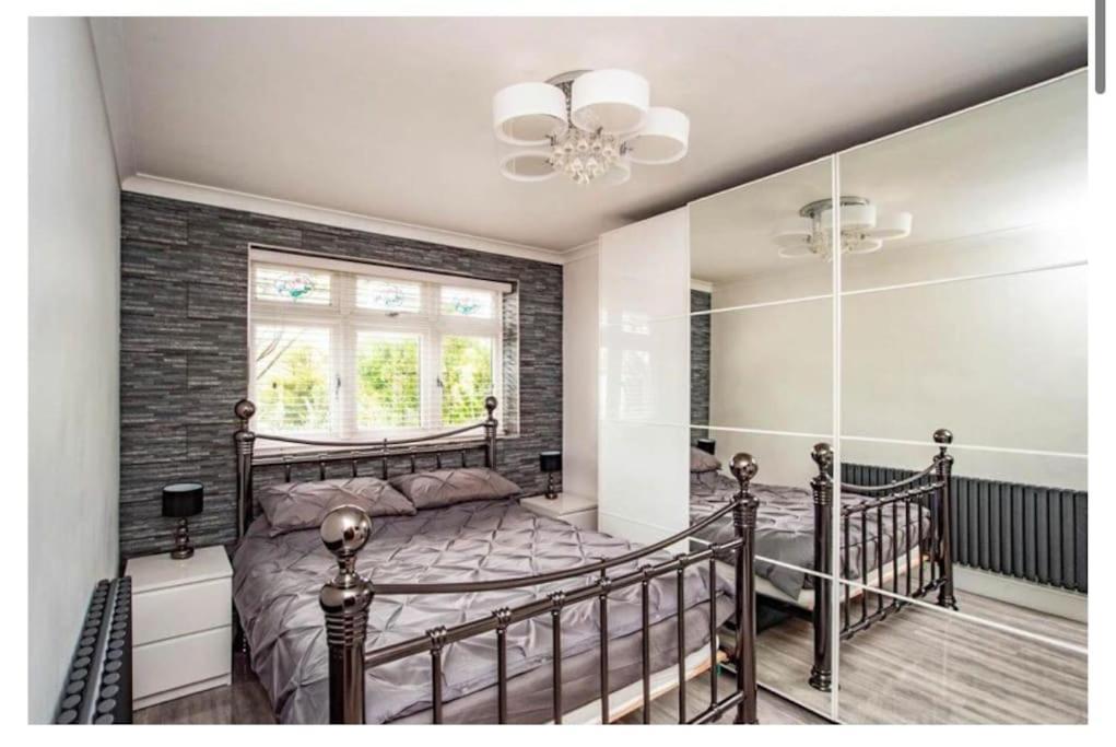 2 Bed - Walking Distance To Harry Potter Studio واتفورد المظهر الخارجي الصورة